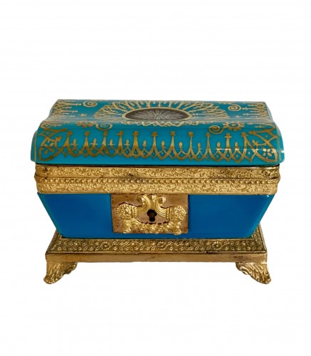 Coffret "sarcophage" en opaline turquoise