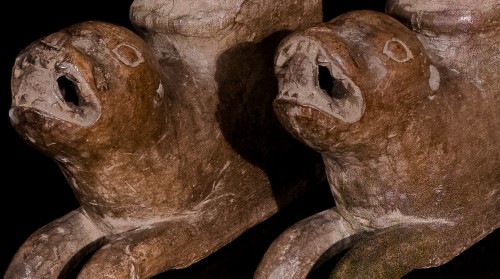 Antiquités - Pieds en forme de Lion, vers 1300