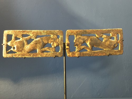 Deux boucles de ceinture en bronze (Culture de l'Ordos, VI-II siècle avant  J.-C. - 