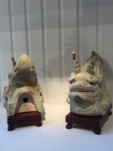 Antiquités - Paire de Tuiles en forme de Dragon (Ming, XVe siècle)