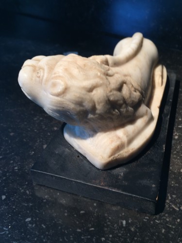 Antiquités - Petit lion en marbre - Italie, vers 1700