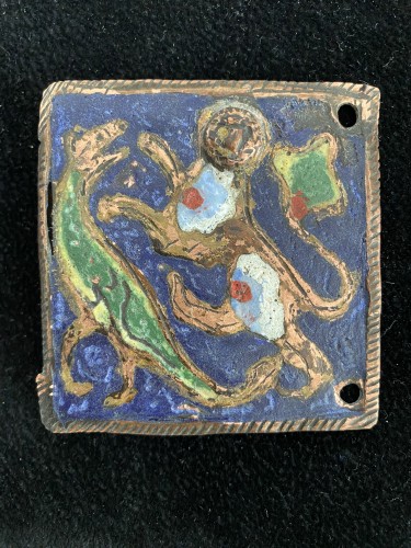 Boucle de ceinture en émail de Limoges, France vers 1200