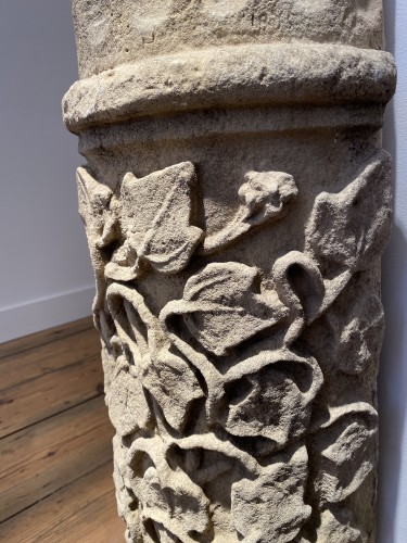 Grand fragment de colonne, France, XIIIe siècle - Seghers & Pang Fine Arts