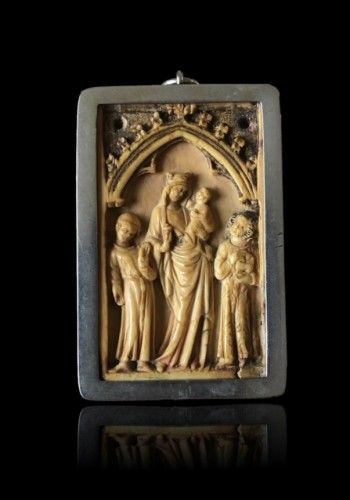 Plaquette gothique en ivoire (France, ca 1350) - Seghers & Pang Fine Arts