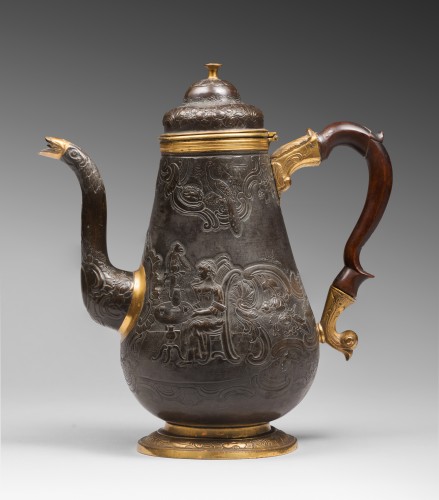 Antiquités - Cafetière en cuivre patiné et doré - Oural, vers 1770