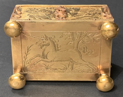 Objets de Vitrine Coffret & Nécessaire - Boîte en cuivre doré et gravé par Michel Mann - vers 1600