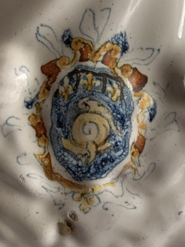 Gourde de pèlerin en majolique à décor moulé «a compendiario » - XVIIe siècle - Céramiques, Porcelaines Style 