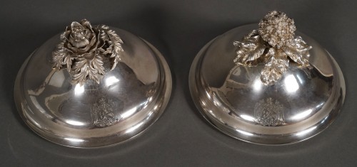 Paire de cloches couvre-plat en argent, France circa 1870 - Argenterie et Orfèvrerie Style Napoléon III