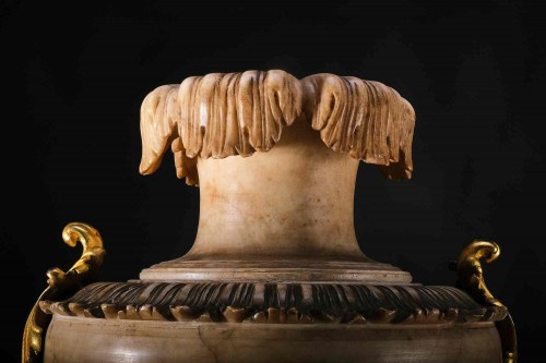 Antiquités - Grande paire de vases en albâtre, Italie 1ère moitié du18e siècle