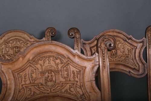 XVIIIe siècle - Suite de six chaises probablement Lorraines, 18e siècle