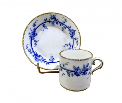 Tasse litron et sa sous-tasse en porcelaine de Sèvres