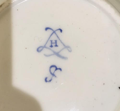 Céramiques, Porcelaines  - Tasse litron et sa sous-tasse en porcelaine de Sèvres