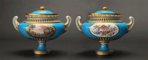Paire de vases "allemands unis" en porcelaine de Sèvres - Galerie Vandermeersch