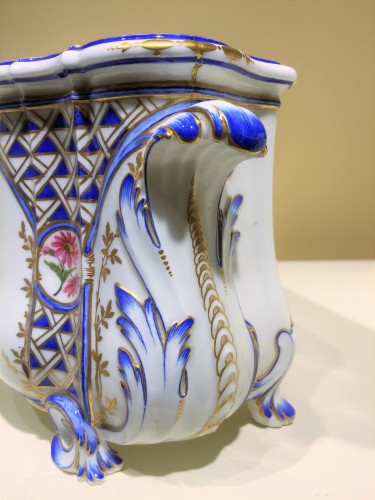Cuvette Courteille en porcelaine de Sèvres - Céramiques, Porcelaines Style 