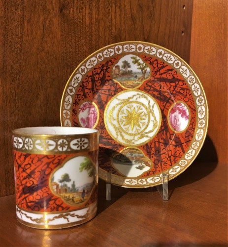Céramiques, Porcelaines  - Tasse et sous-tasse en porcelaine de Sèvres