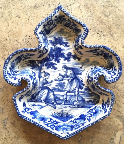 Deux coupelles de plat à mendiant en faïence de Delft - Céramiques, Porcelaines Style 