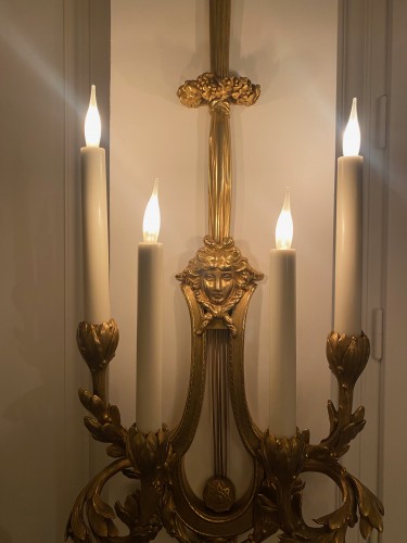 Trois paires d’appliques en bronze doré d'après Gouthière vers 1890-1900 - Luminaires Style 