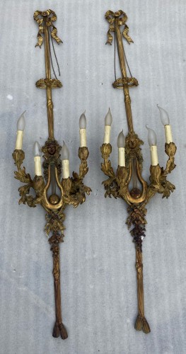 Antiquités - Paire de grandes appliques en bronze doré vers 1890-1900 d’après Gouthiere