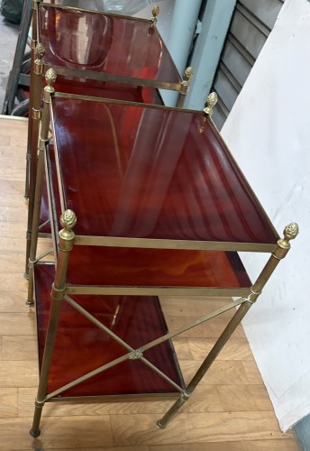 Paire de bouts de canapé en laiton et bronze, éagéres en bakélite Maison Baguès - Années 50-60