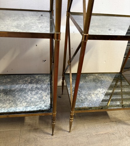 Antiquités - Maison Baguès - Pair Of 3-tier Brass Shelves With Aged Oxidized Mirrored 