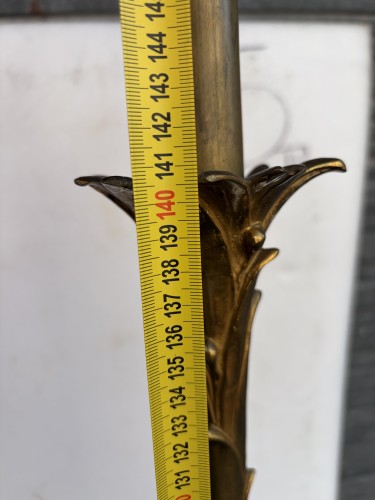 Antiquités - Maison Bagués - Paire de lampadaires en bronze, décor palmier circa 1970
