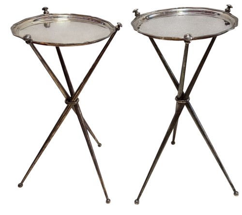 Paire de guéridons de voyage en bronze argenté