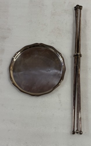 XXe siècle - Paire de guéridons de voyage en bronze argenté