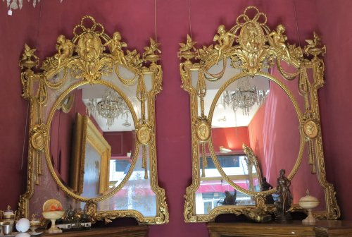 Paire de miroirs ou similaires parecloses et médaillons allégorie aux anges et aux oiseaux - Miroirs, Trumeaux Style Napoléon III