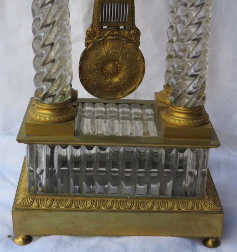 Pendule Portique Charles X en cristal de Baccarat et bronze doré - Restauration - Charles X