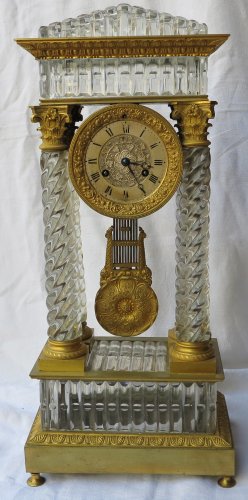 Restauration - Charles X - Clock Portico Charles X Baccarat crystal and gilt bronze