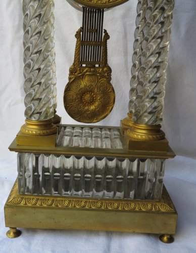 Antiquités - Clock Portico Charles X Baccarat crystal and gilt bronze