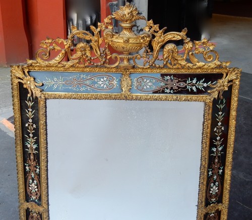 Venitian and gilted bronze mirror with pediment black color glass - Mirrors, Trumeau Style Napoléon III