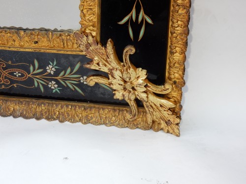Napoléon III - Miroir Venise et bronze doré à fronton avec cadre en verre émaillé