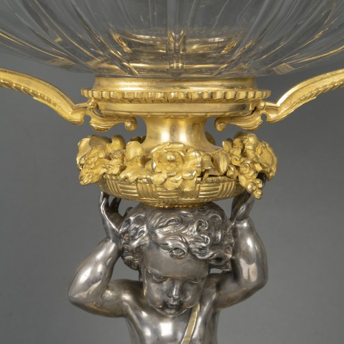 silverware & tableware  - Henri Picard (1840-1890) Centerpiece in gilded bronze and cut crystal