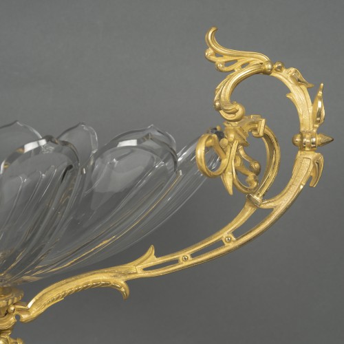 Henri Picard (1840-1890) Centerpiece in gilded bronze and cut crystal - 