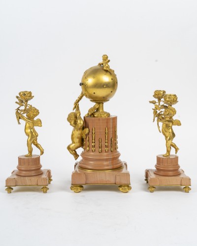 Antiquités - Garniture de cheminée circa 1880