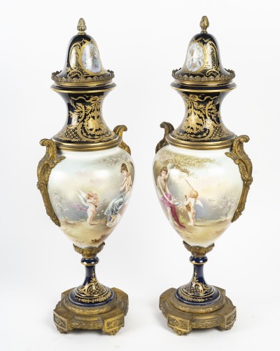 Vases en porcelaine, circa 1880 - Acropole Antiquités