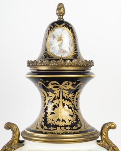 XIXe siècle - Vases en porcelaine, circa 1880