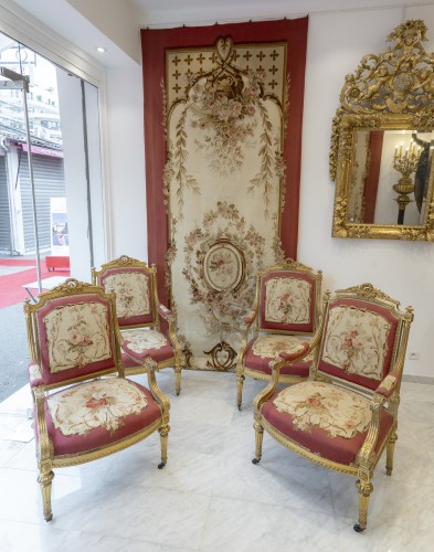 Salon complet de 8 pièces et 4 tentures murales, tapisserie d’Aubusson, circa 1870 - Acropole Antiquités