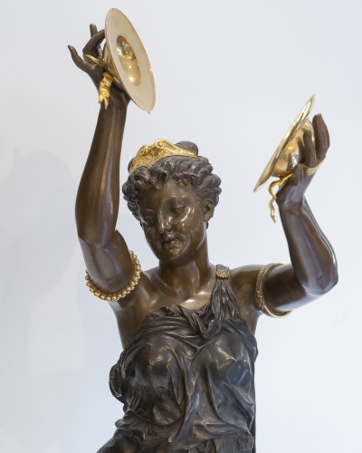 Étienne Henri Dumaige (1830–1888) Monumentale paire de sculptures "Les Musiciennes" - Sculpture Style Napoléon III