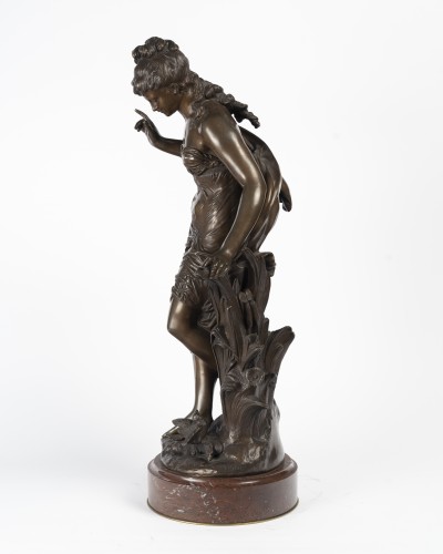 Sculpture Sculpture en Bronze - Auguste Moreau (1834-1917) Femme à l'Oiseau