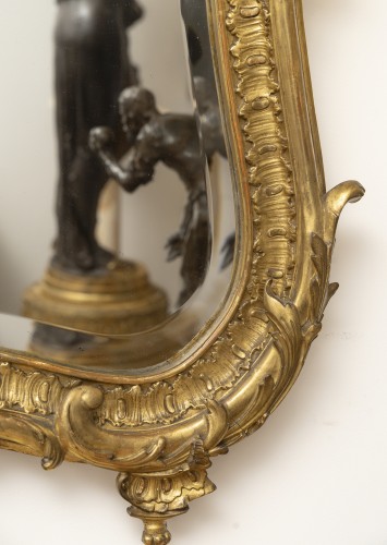 XIXe siècle - Miroir en bois sculpté et doré, Circa 1870