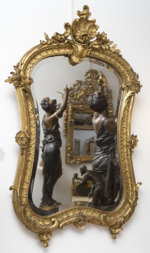 Antiquités - Miroir en bois sculpté et doré, Circa 1870