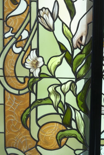 Antiquités - Vitrail Art Nouveau, Femme aux Lys