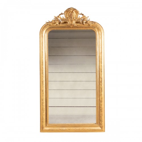 Miroir Louis Philippe en bois doré avec petit fronton