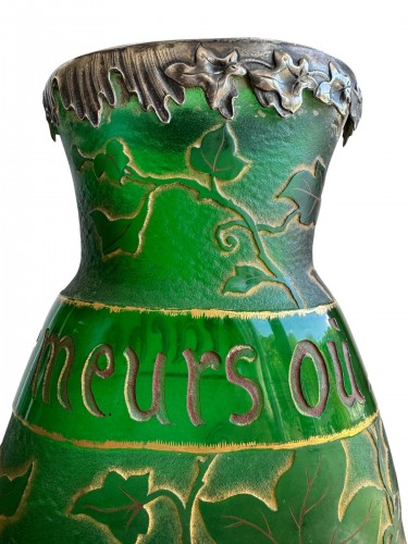 Antiquités - Daum Nancy - Vase "Je meurs où je m'attache"