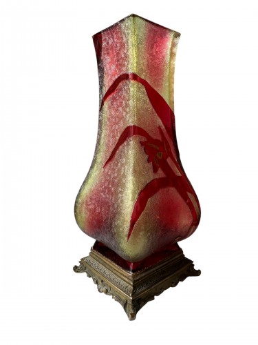 Art nouveau - Baccarat vase art nouveau à décor des tigridias