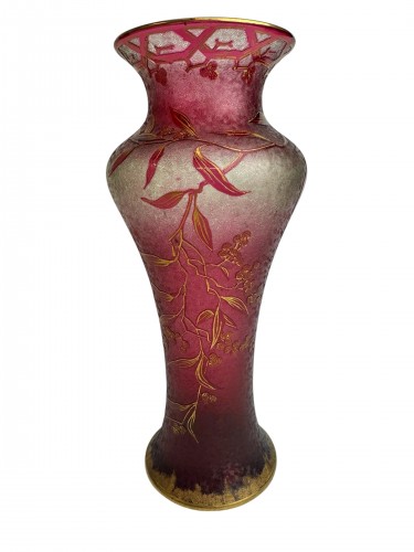 Baccarat - Ouraline  Crystal Vase With Raspberry Decoration