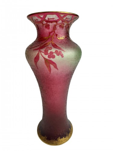 Art nouveau - Baccarat - Ouraline  Crystal Vase With Raspberry Decoration
