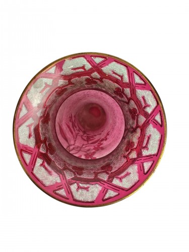 Antiquités - Baccarat - Ouraline  Crystal Vase With Raspberry Decoration
